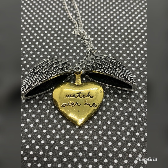 Angel Wings Heart Necklace Can Open Carving - Picture 4 of 9